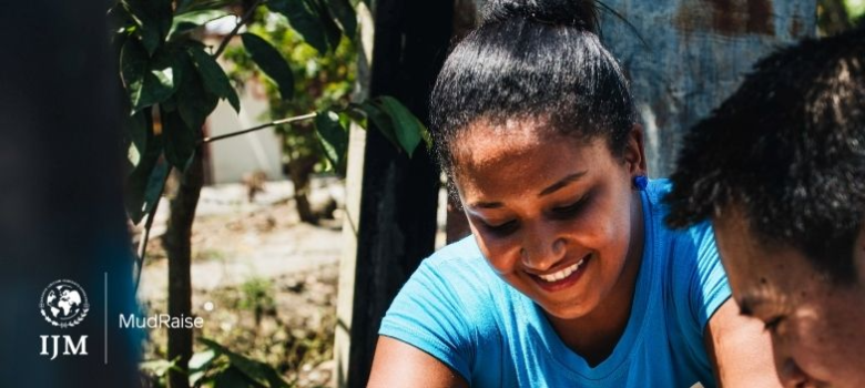 Sarkonmedewerkers staan op tegen seksueel misbruik